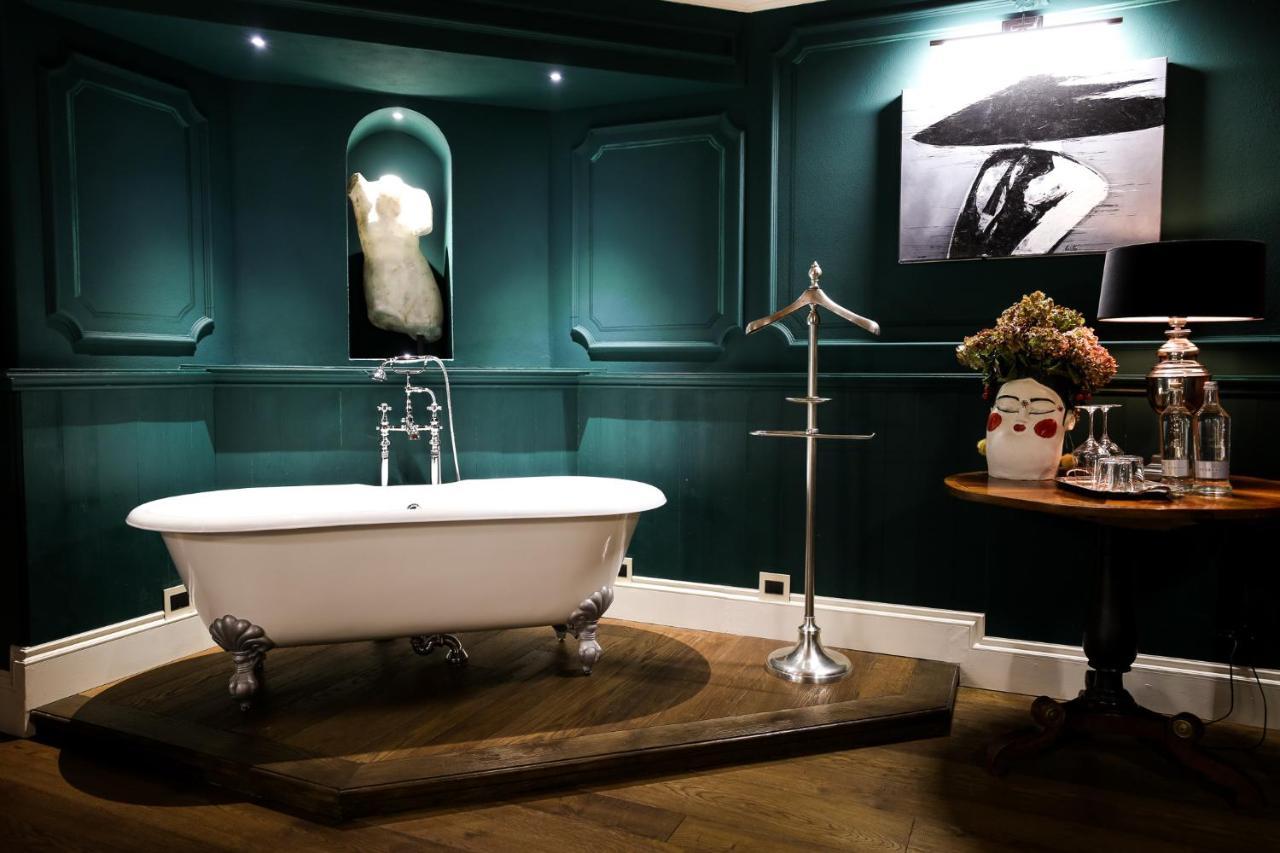 La Piazzetta Degli Artisti - Boutique B&B Bossolasco Eksteriør billede
