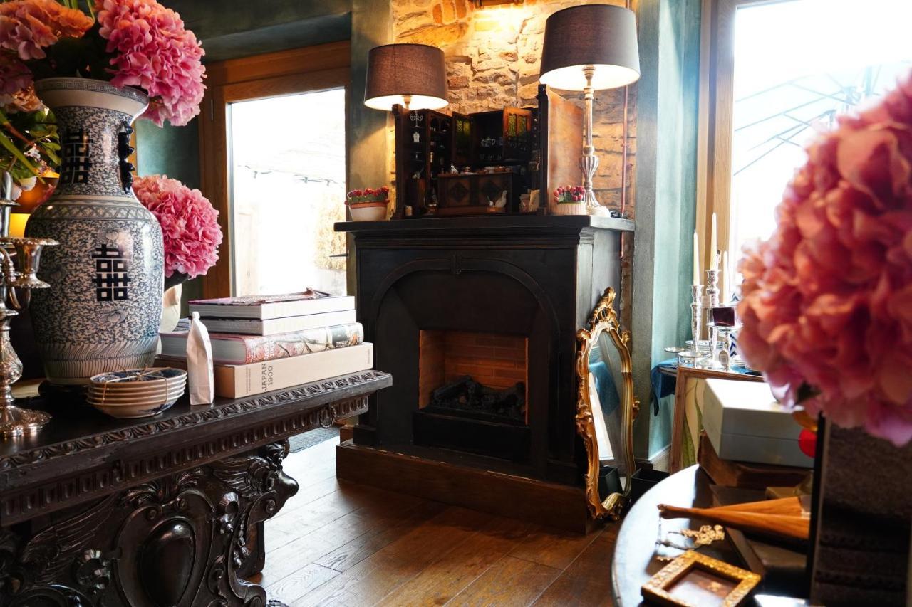 La Piazzetta Degli Artisti - Boutique B&B Bossolasco Eksteriør billede