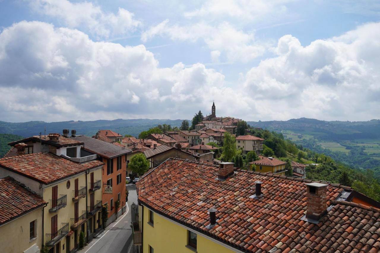 La Piazzetta Degli Artisti - Boutique B&B Bossolasco Eksteriør billede